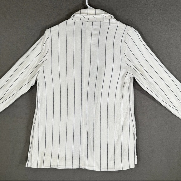 Abercrombie  & Fitch blue and white pin striped blazer in size xs - Picture 3 of 5